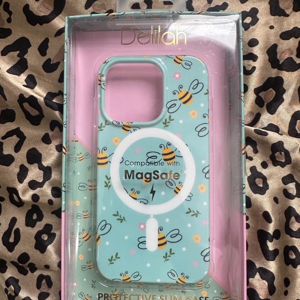 Deliah Blue Bee Pattern iPhone 14/15 PRO